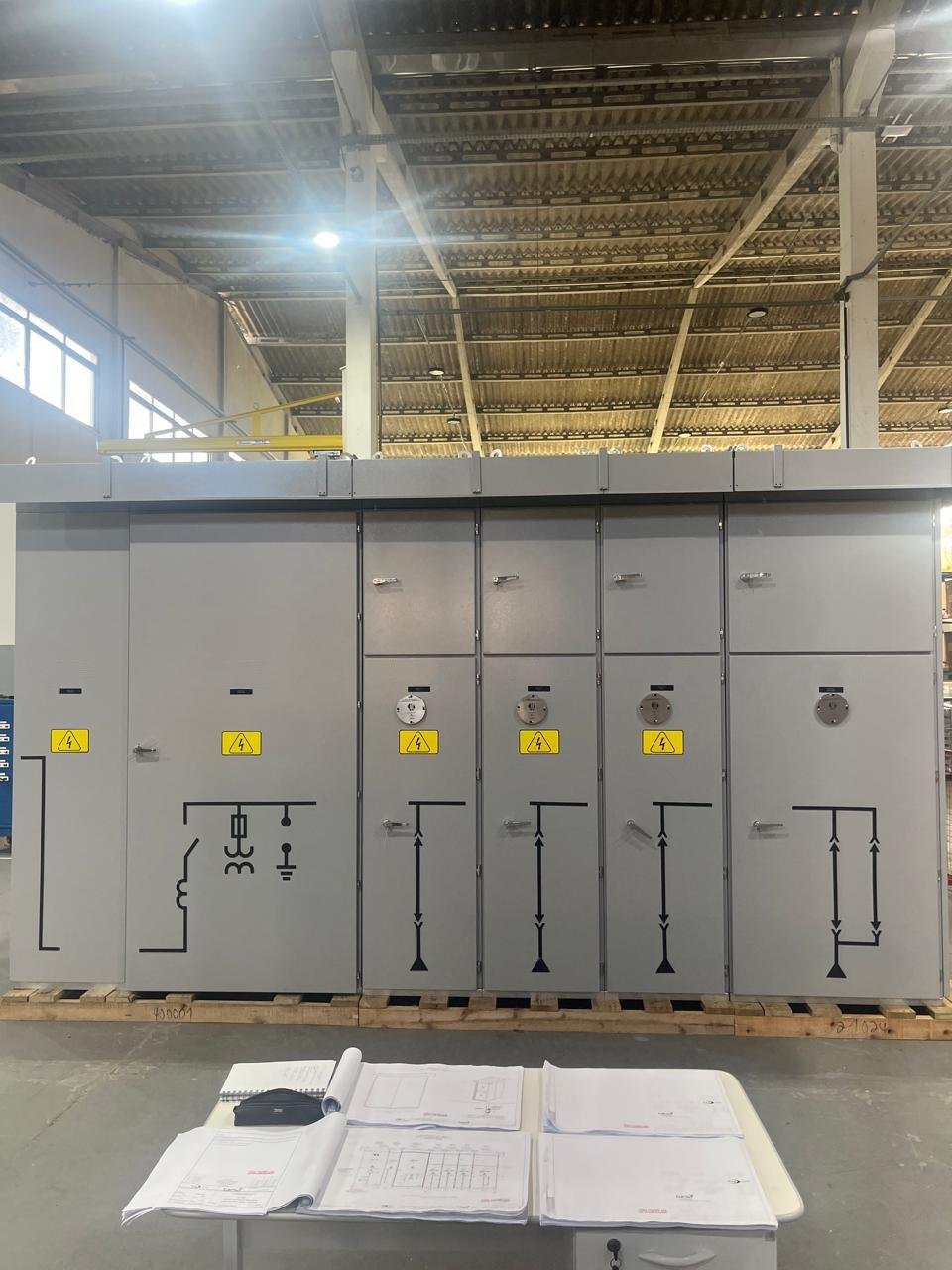 Cabine de entrada e medição em fabricação